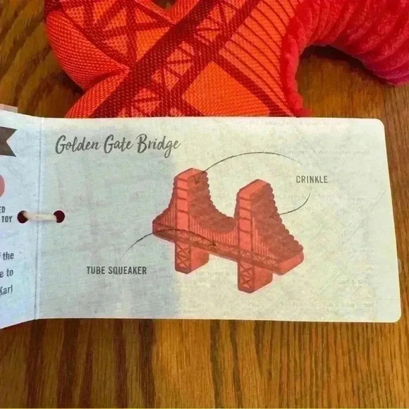 NEW, P.L.A.Y Dog Toy, San PupCisco Golden Gate Bridge, Squeaks, Crinkles - Picture 4 of 9
